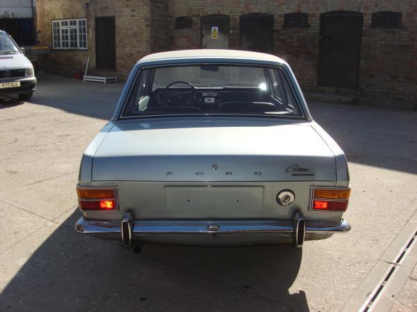 FORD CORTINA