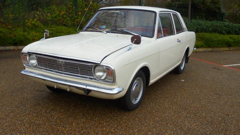 FORD CORTINA