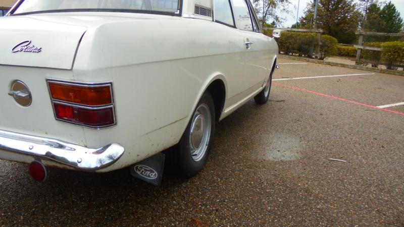 FORD CORTINA