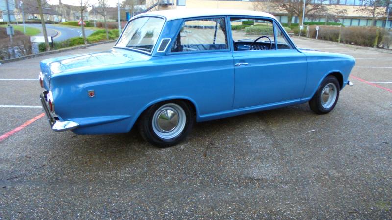 FORD CORTINA