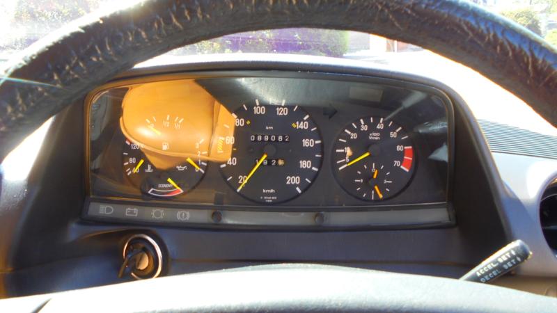MERCEDES 230E