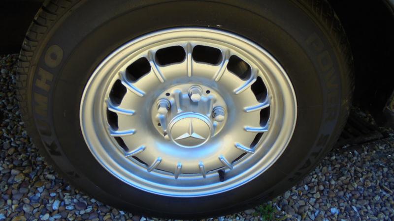 MERCEDES 230E