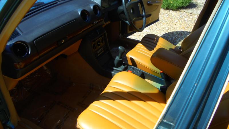 MERCEDES 230E