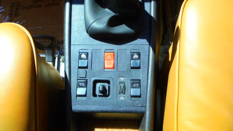 MERCEDES 230E