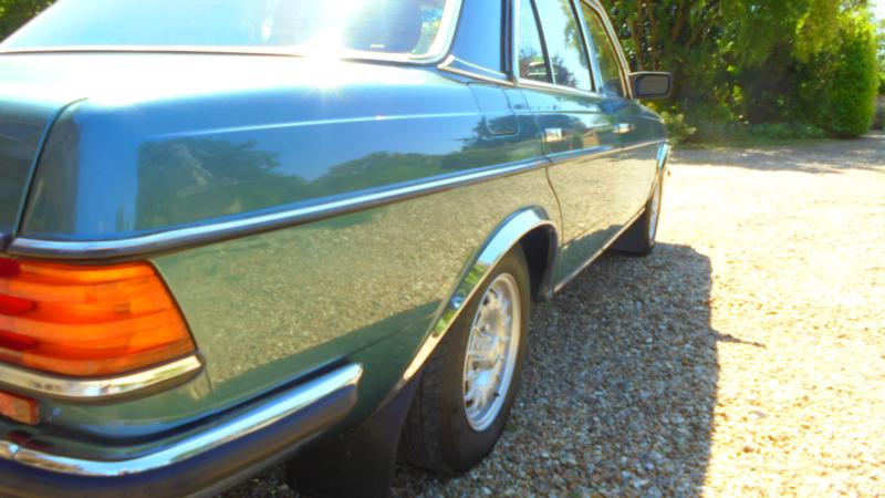 MERCEDES 230E