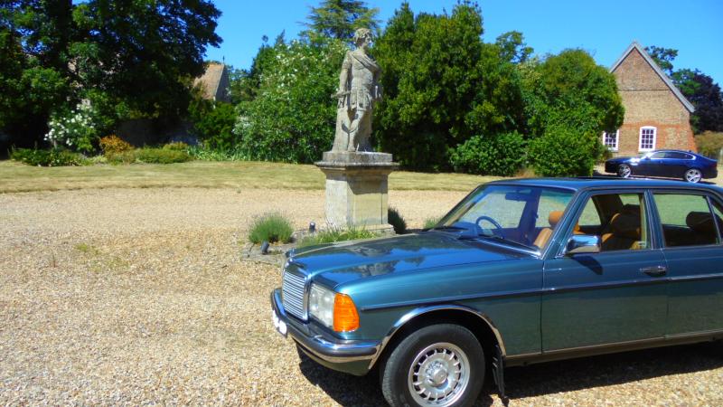 MERCEDES 230E