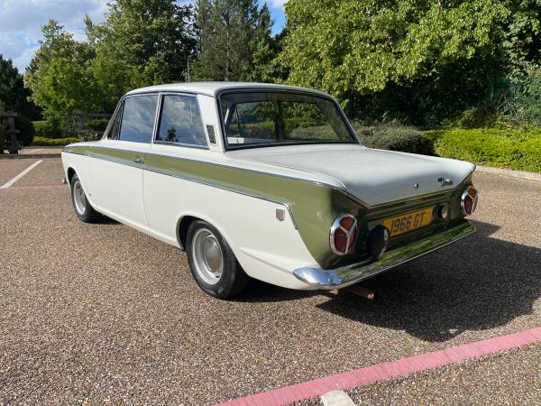 FORD CORTINA